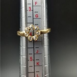 Piece of me floral openwork flower crystal ring size 4. R140